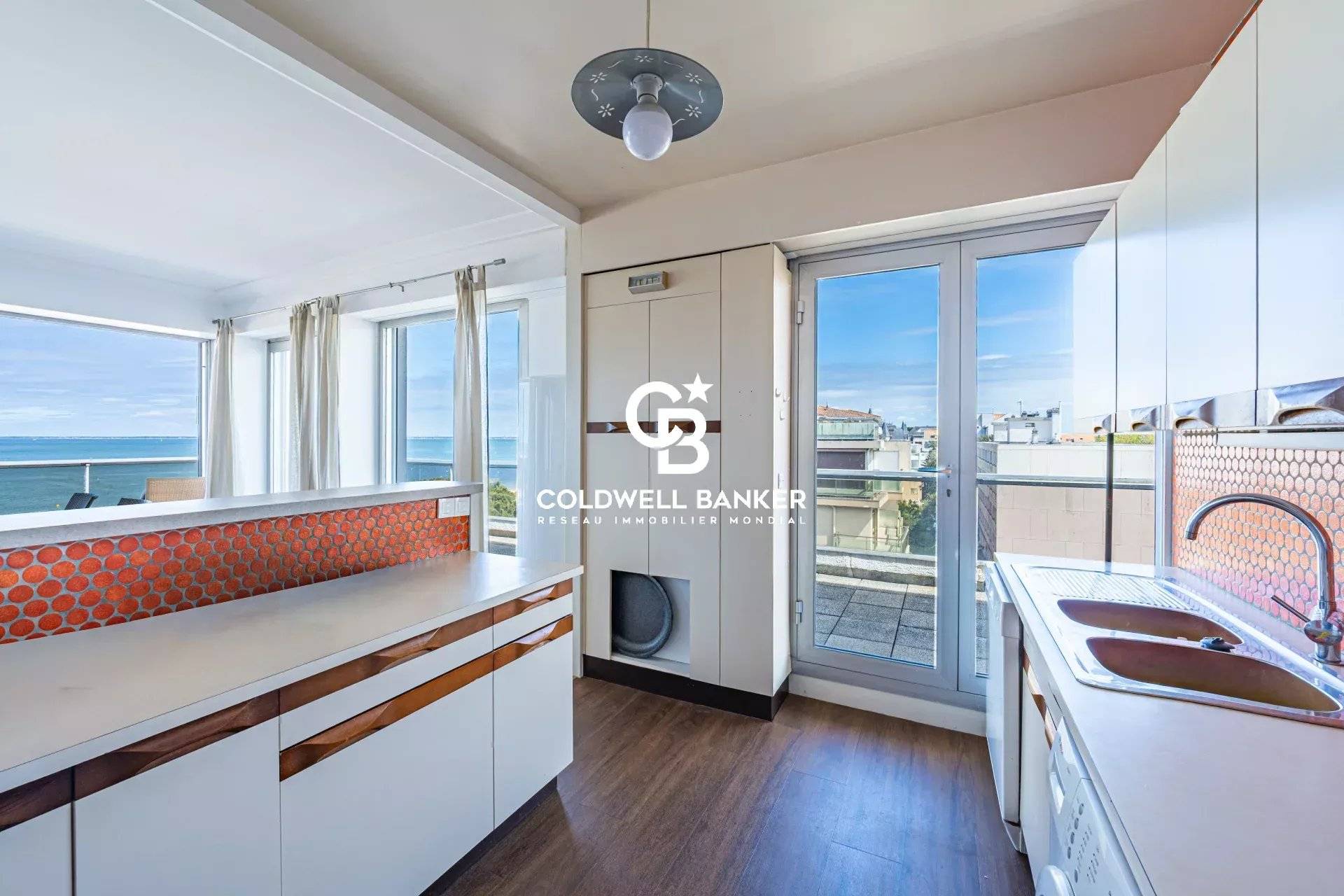 Appartement à vendre Arcachon - t5 première ligne terrasse 150 m² vue bassin parking