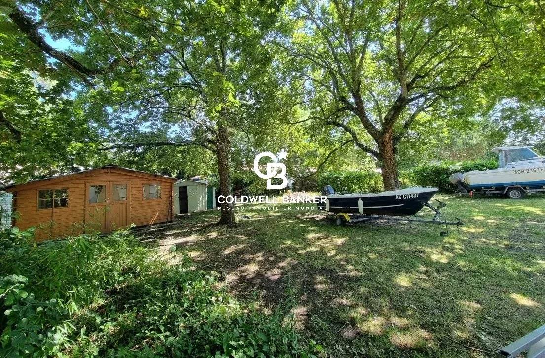 Terrain à vendre Andernos-les-Bains - seconde ligne, proche commerces, beau potentiel