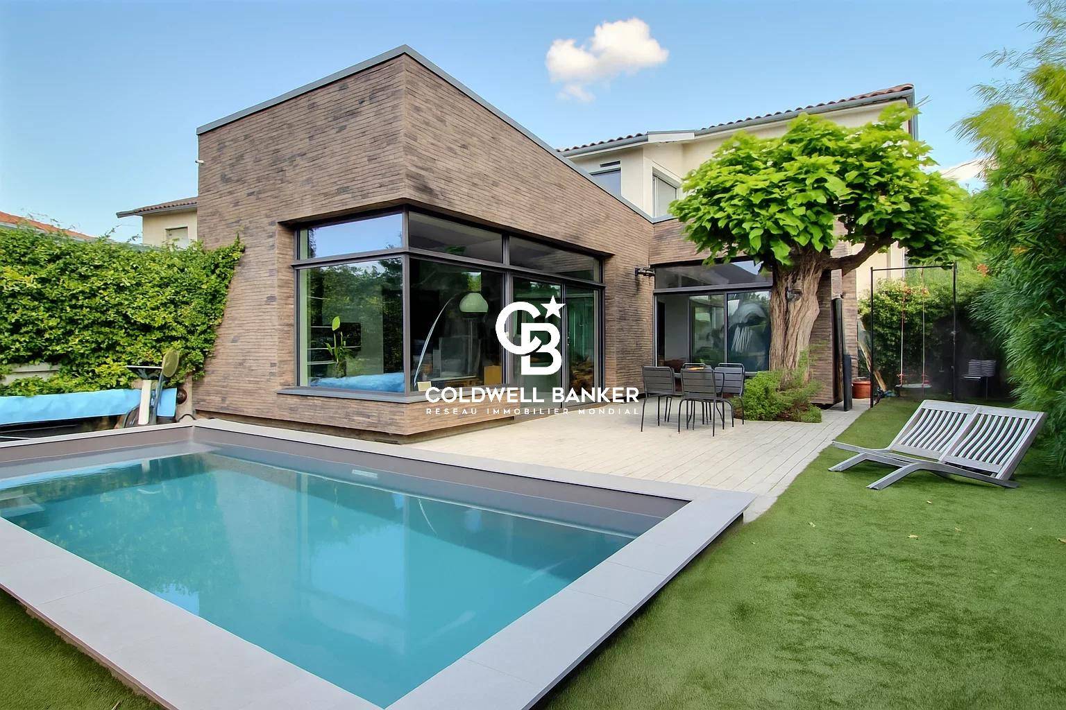 Maison à vendre à Bordeaux Caudéran – 190 m², 4 chambres, jardin et piscine