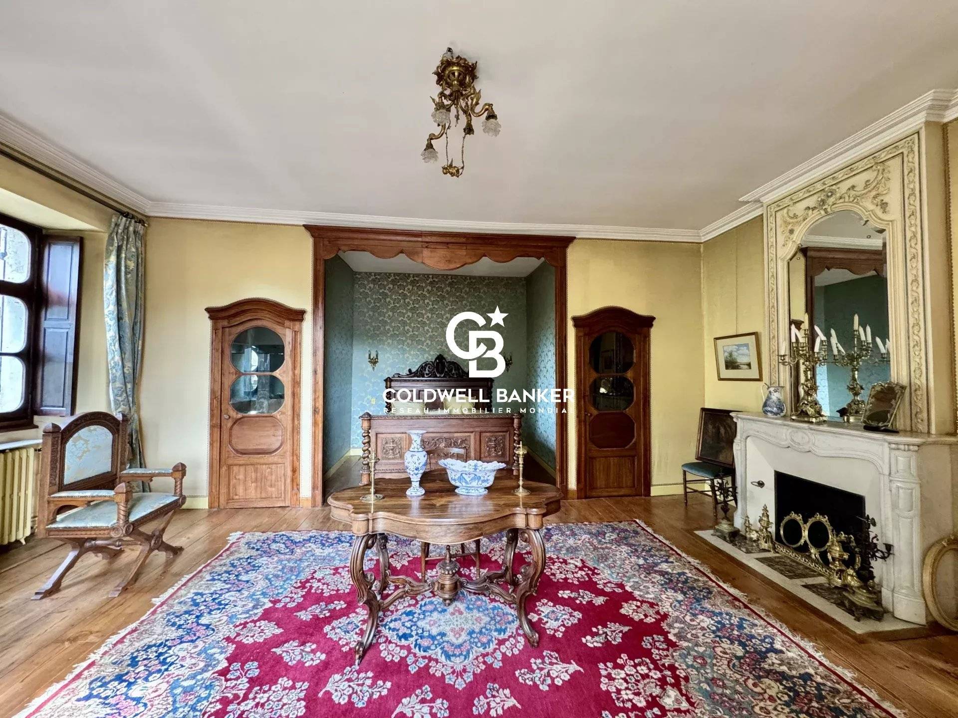 Propriété à vendre à 15 km de Bordeaux – parc, piscine et dépendances