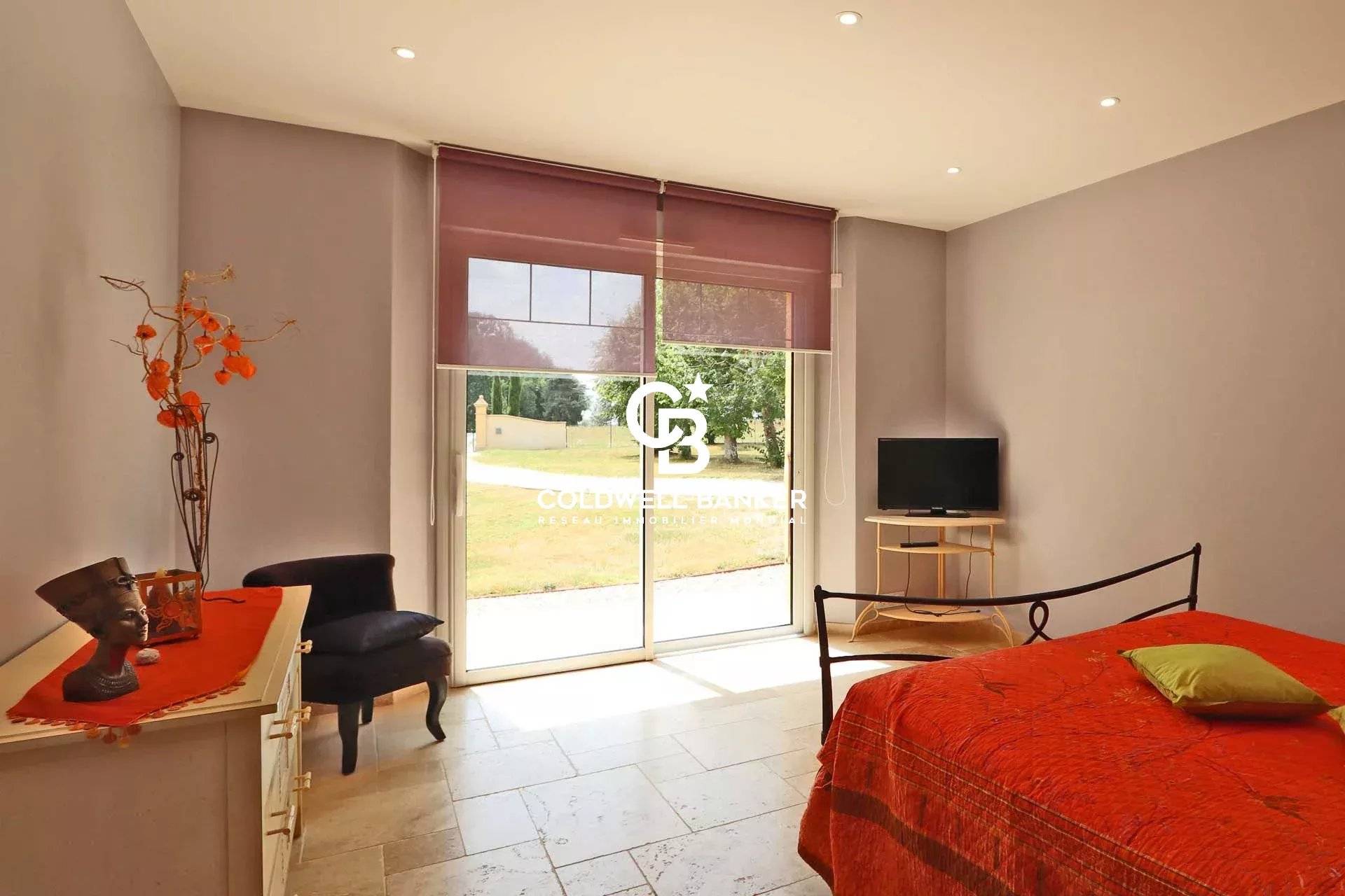 Maison rénovée près de Bergerac – 17 hectares, calme absolu et emplacement exceptionnel