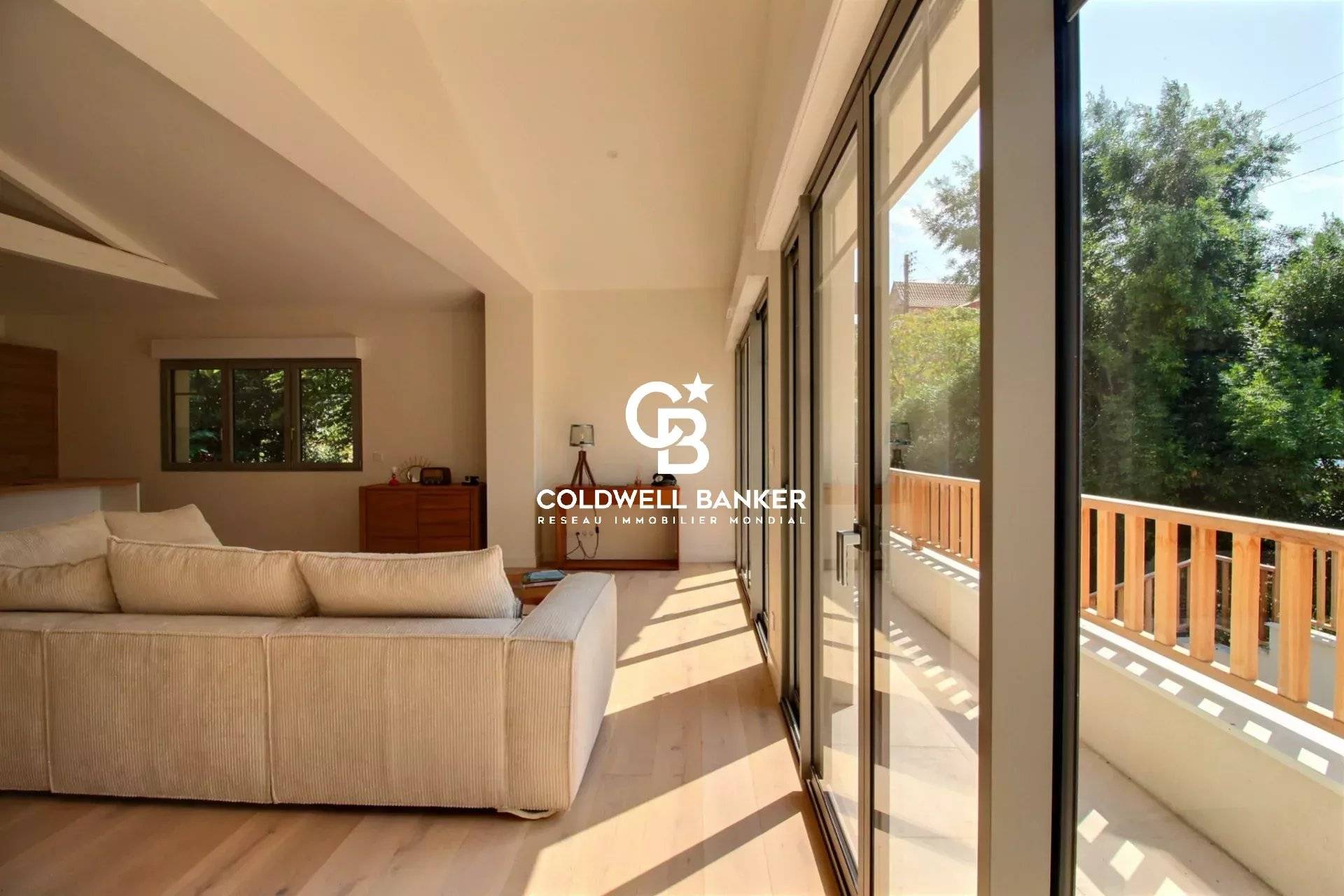 Maison à vendre à Arcachon – maison basco-landaise rénovée, 4 chambres, dépendance, jardin paysager