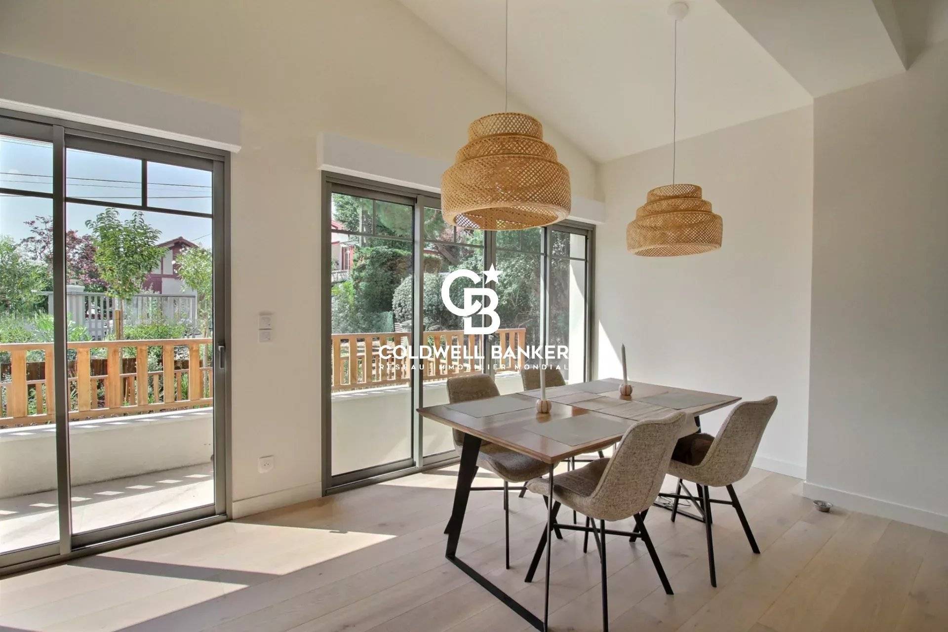 Maison à vendre à Arcachon – maison basco-landaise rénovée, 4 chambres, dépendance, jardin paysager