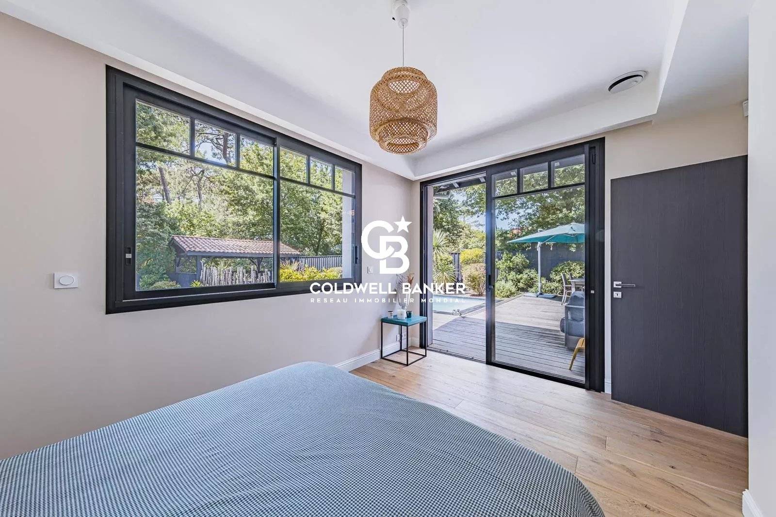 Maison à vendre à Pyla-sur-Mer – Villa rénovée avec piscine proche plage