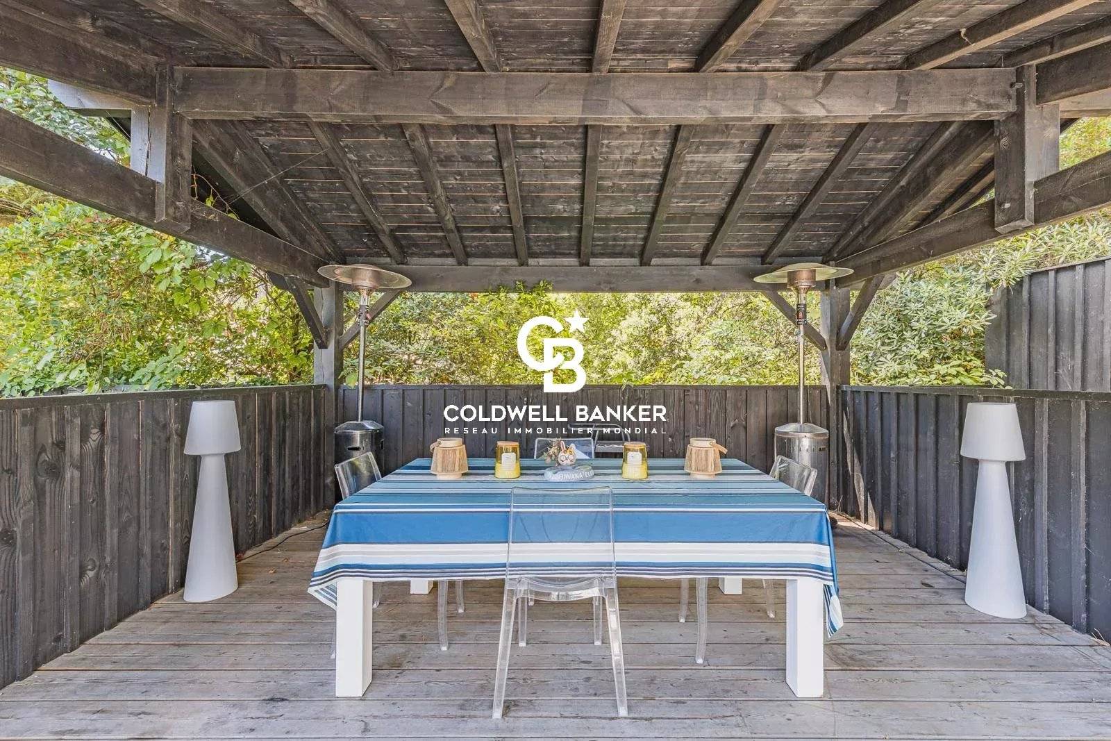 Maison à vendre à Pyla-sur-Mer – Villa rénovée avec piscine proche plage