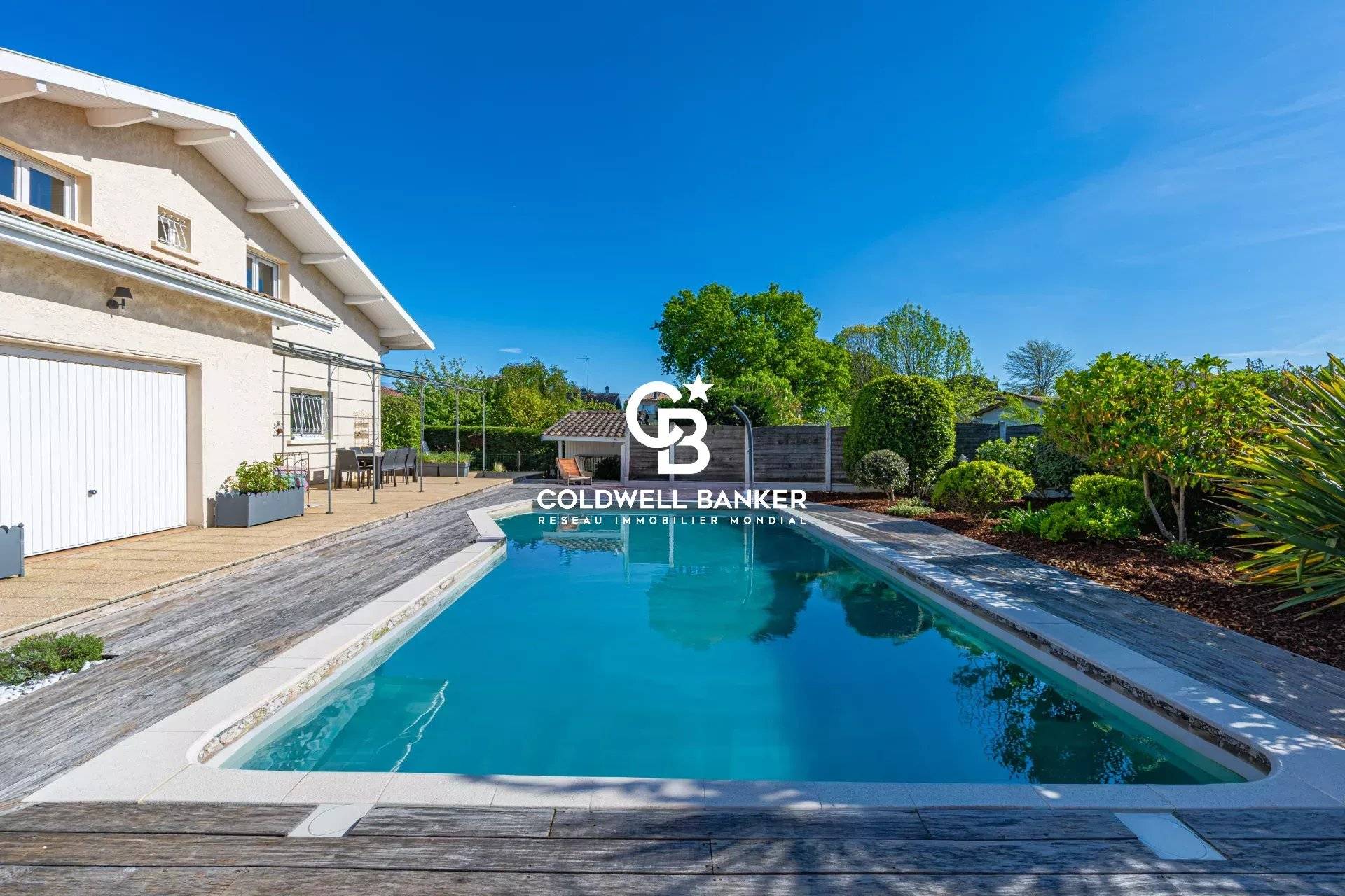 Maison à vendre La Teste-de-Buch - maison rénovée 4 chambres piscine garage terrain 720 m²