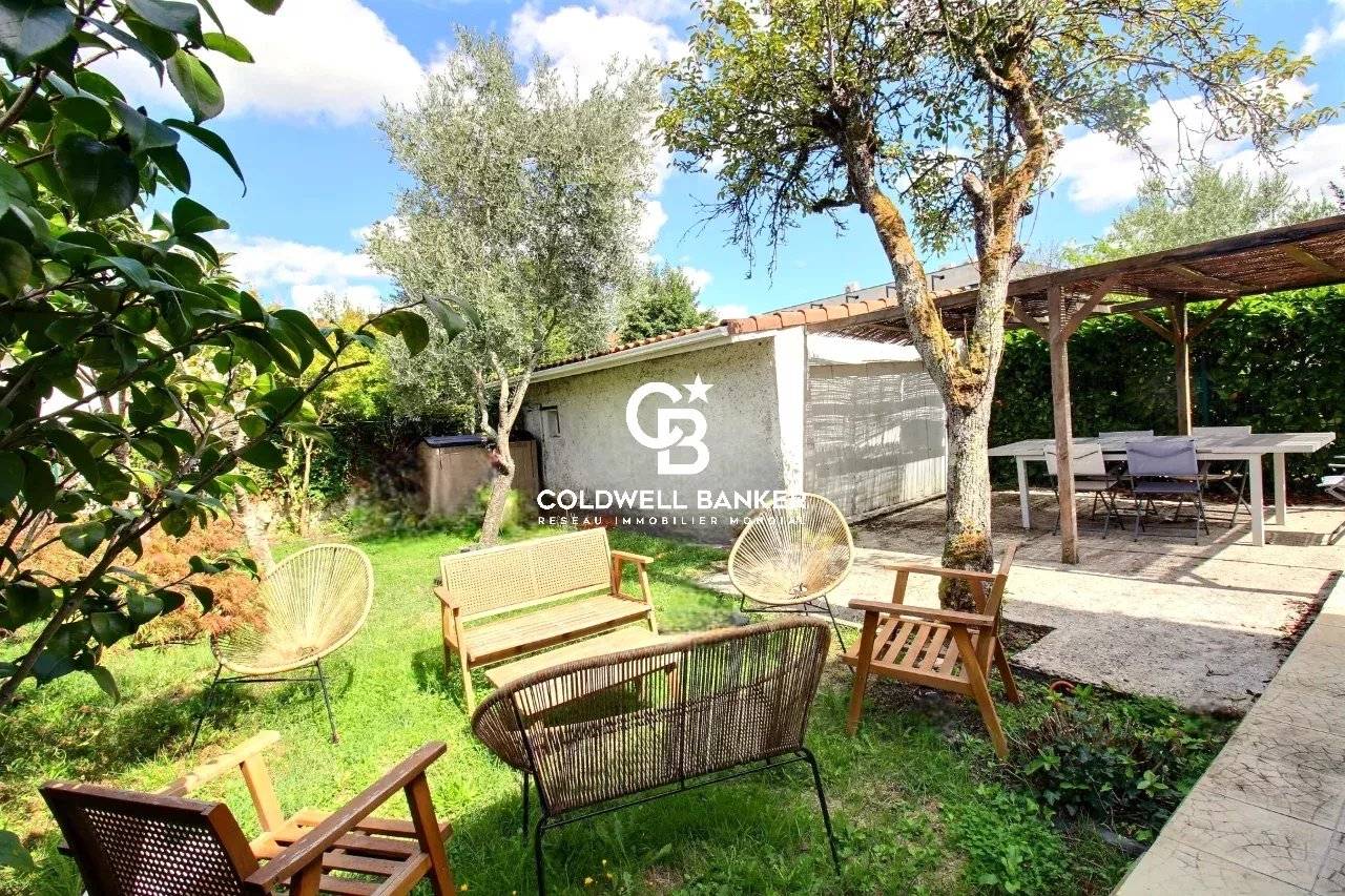 Maison à vendre à Caudéran – jardin au calme, 3 chambres, garage et potentiel studio