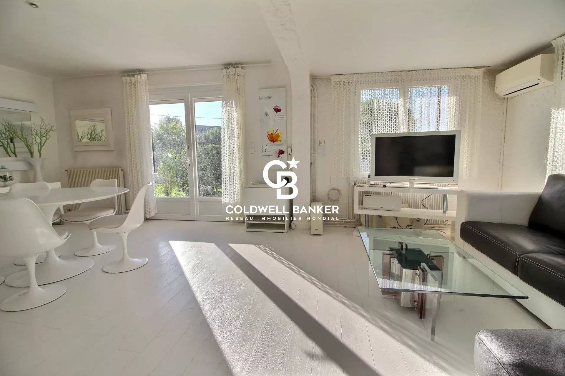 Maison à vendre à Caudéran – plain-pied avec jardin, piscine et stationnements