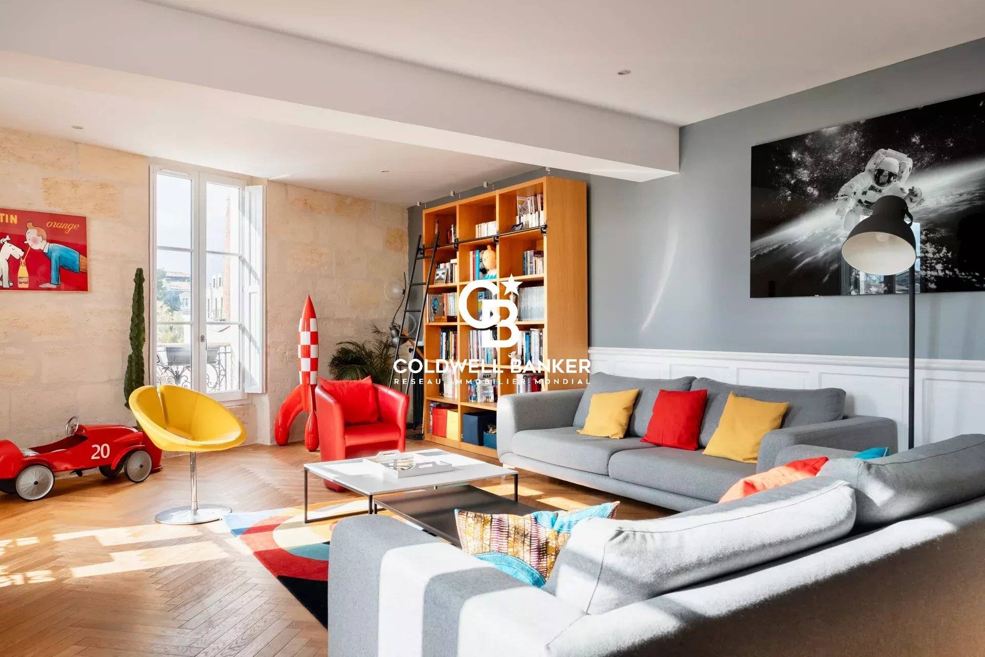 Appartement à vendre à Bordeaux Palais Gallien / Fondaudège – dernier étage rénové avec terrasse panoramique et parking