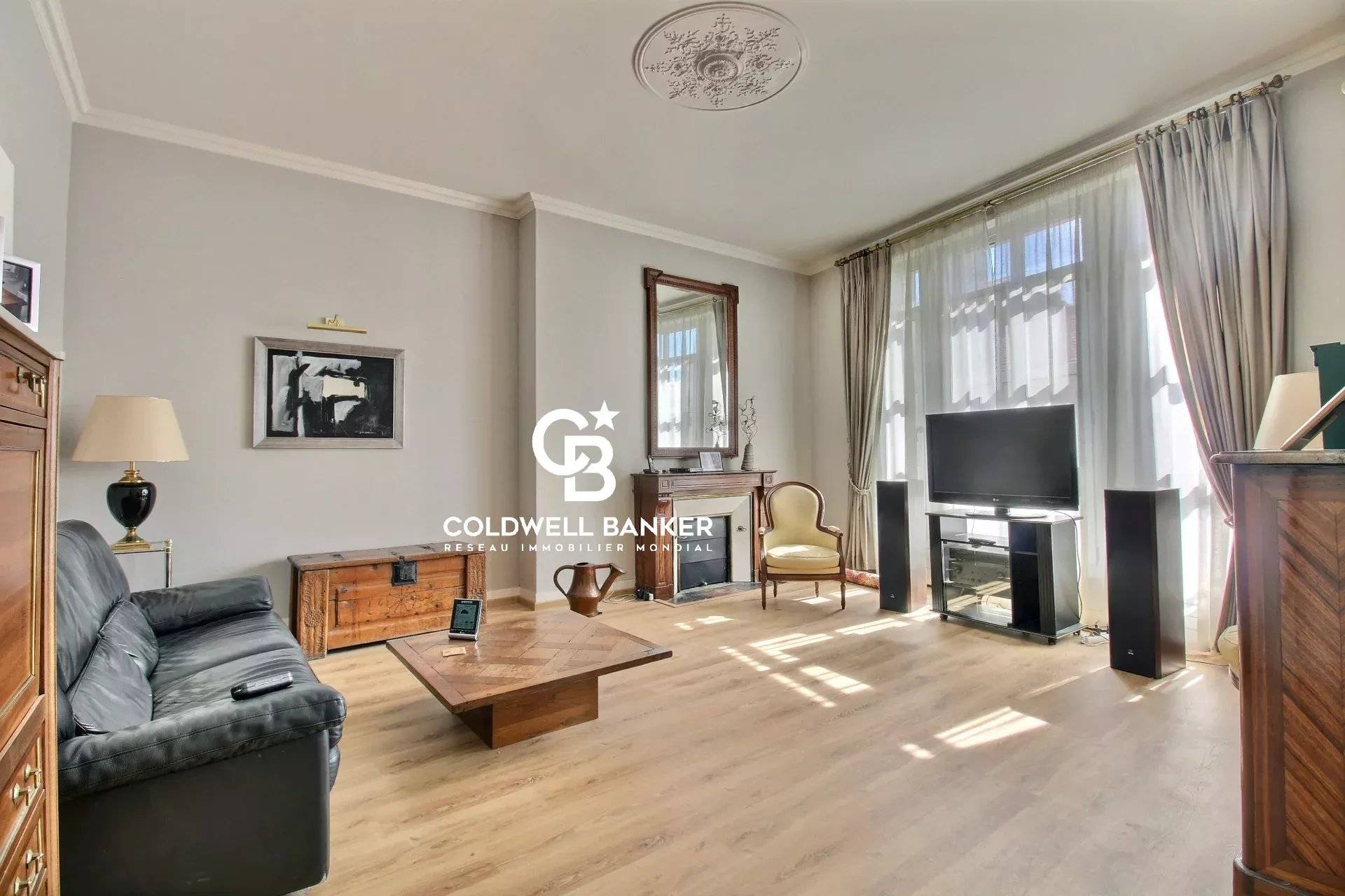 Appartement à vendre à bordeaux saint seurin fondaudège - prestations anciennes, 2 chambres, parking et cave