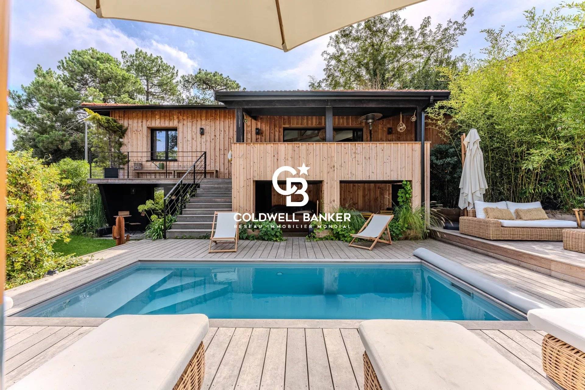 Maison à vendre Arcachon Le Moulleau - villa rénovée à 300 m de la plage avec piscine et jardin paysager