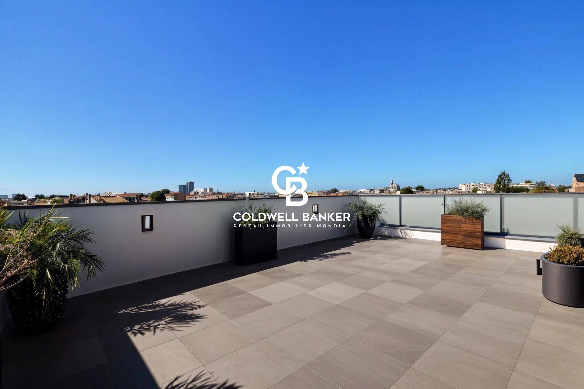 Appartement à vendre à Bordeaux – dernier étage avec 2 terrasses, ascenseur et parkings entre Fondaudège et Jardin Public