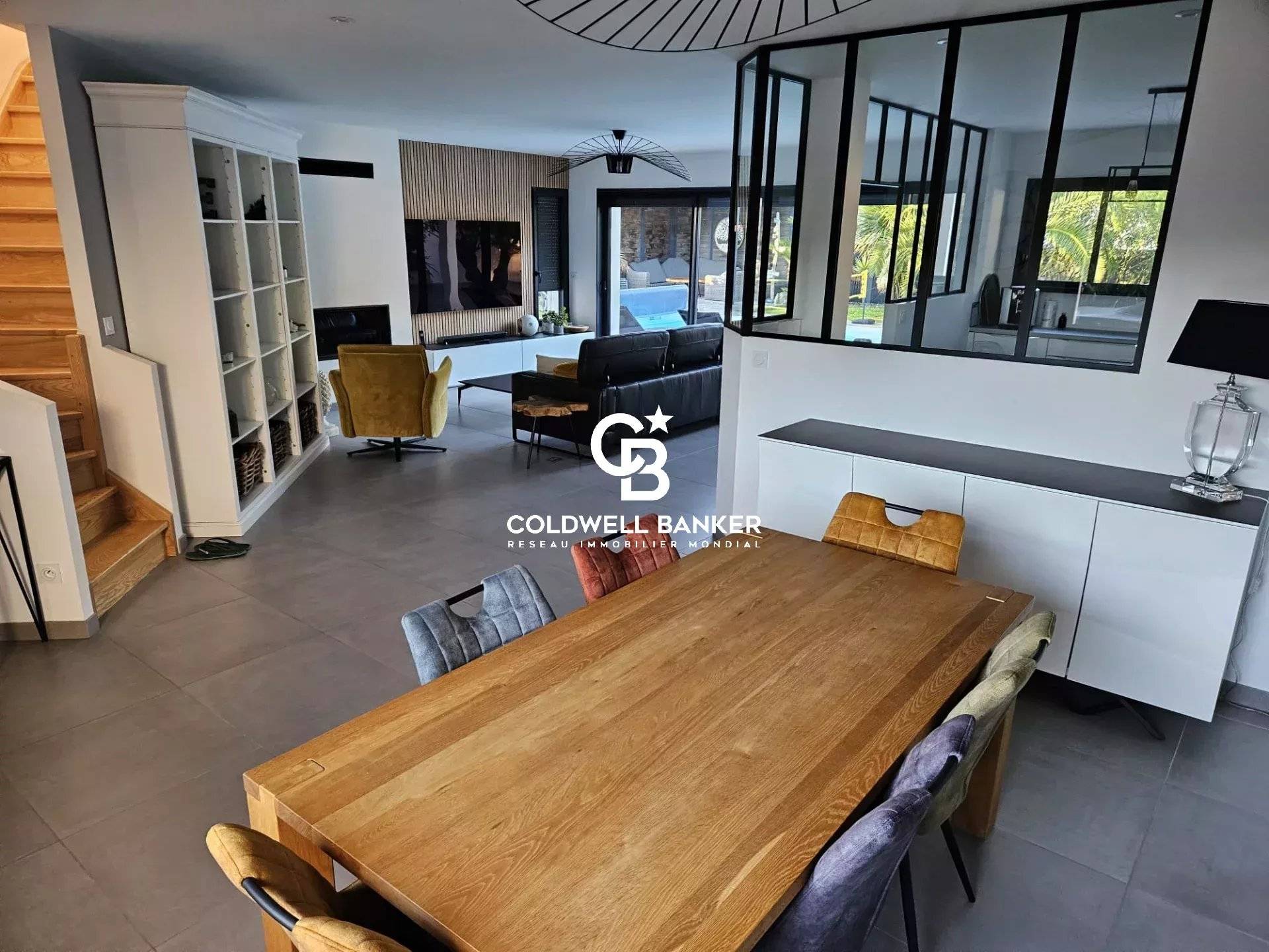 Maison à vendre Andernos - villa contemporaine récente 200 m² piscine chauffée garage dépendances