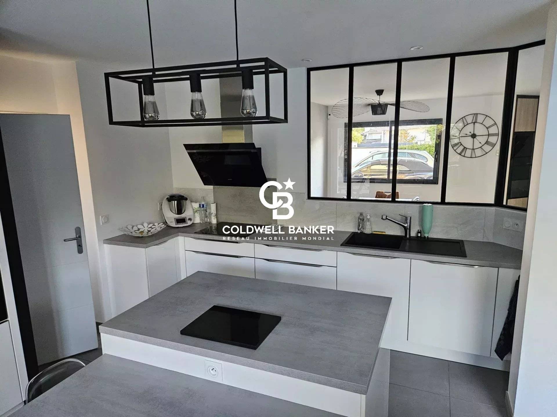 Maison à vendre Andernos - villa contemporaine récente 200 m² piscine chauffée garage dépendances