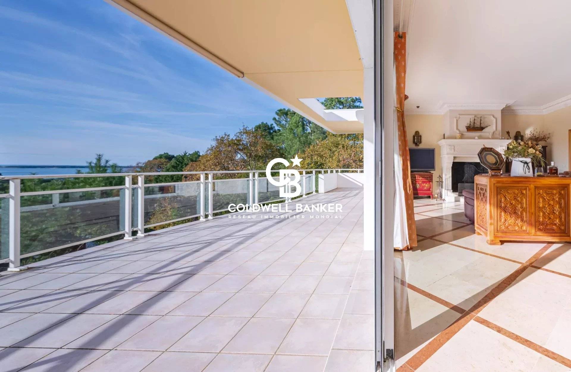 Maison à vendre au Pyla – contemporaine avec vue panoramique sur le Bassin