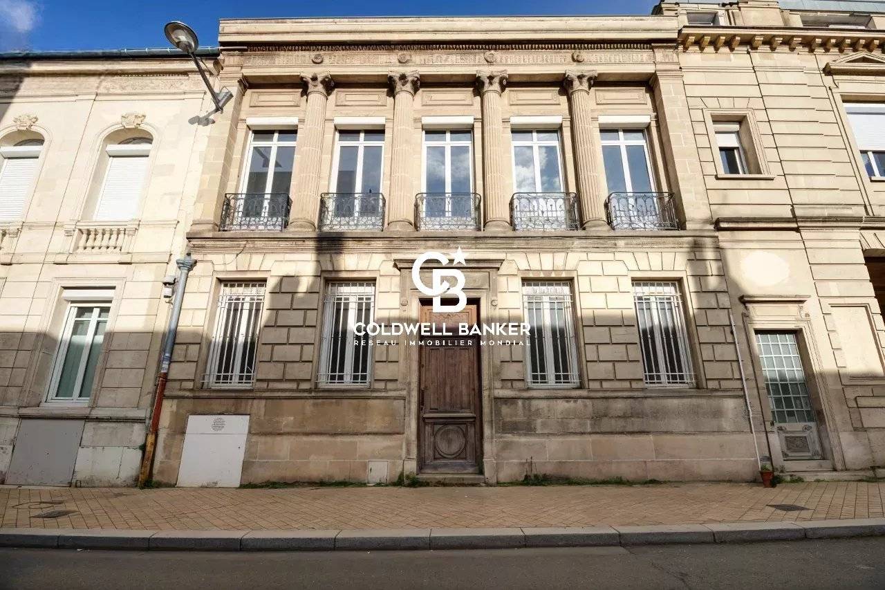 Maison bourgeoise en pierre à vendre à Bordeaux – 6 chambres, jardin, cave, charme XIXe
