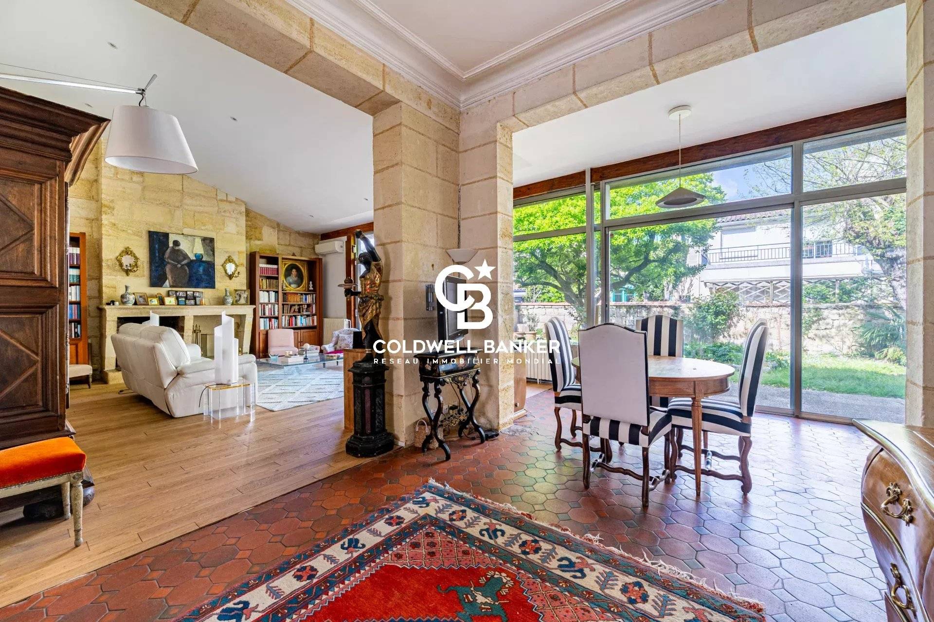 Maison à vendre Bordeaux - maison bourgeoise 4 chambres jardin garage quartier saint-seurin