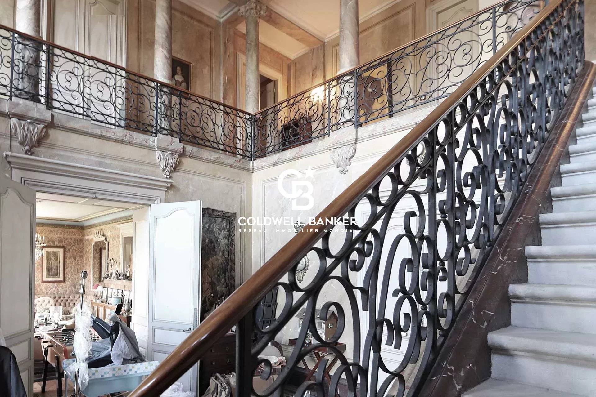 Château à vendre Bergerac - en bord de Dordogne avec parc, piscine et île privée