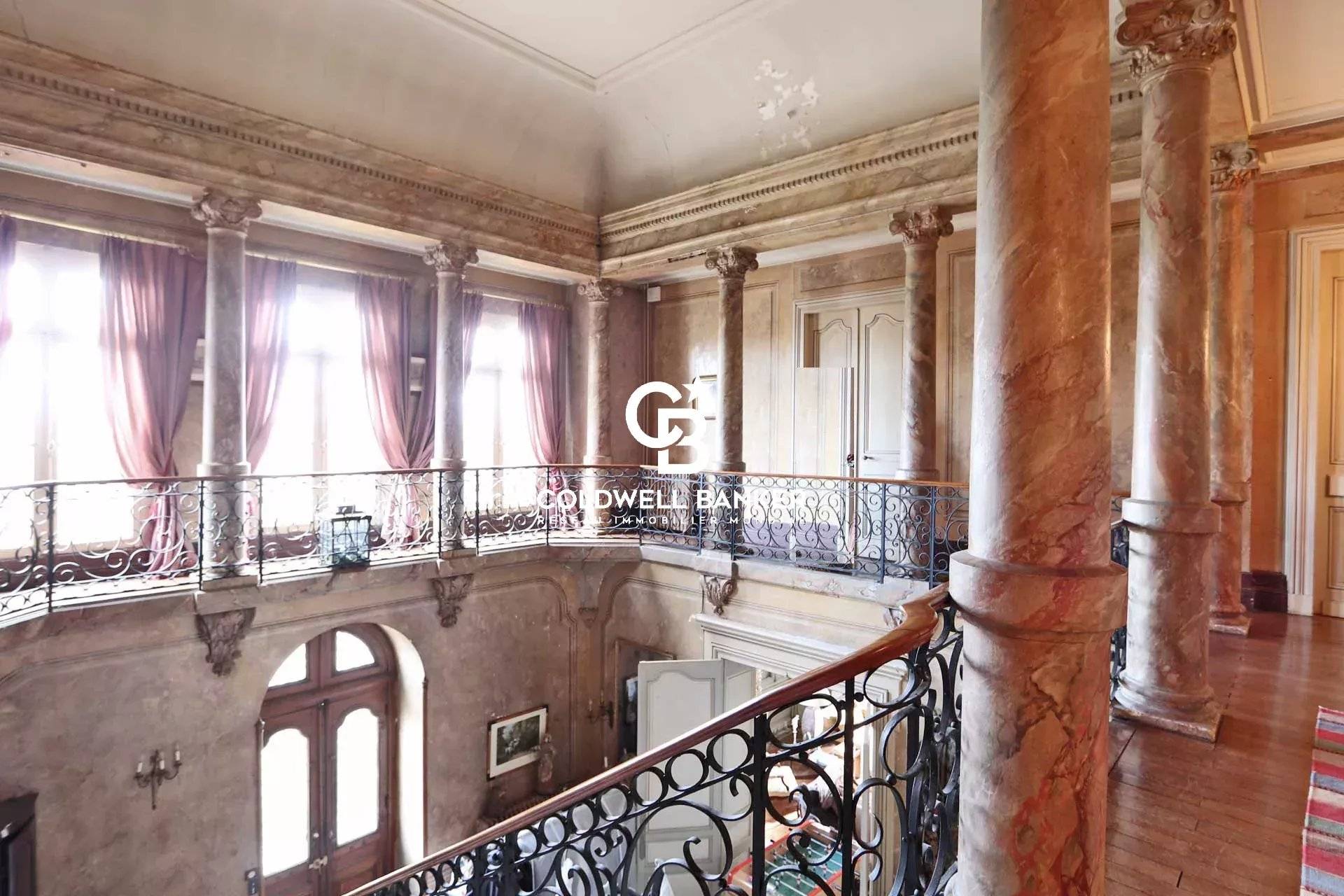 Château à vendre Bergerac - en bord de Dordogne avec parc, piscine et île privée