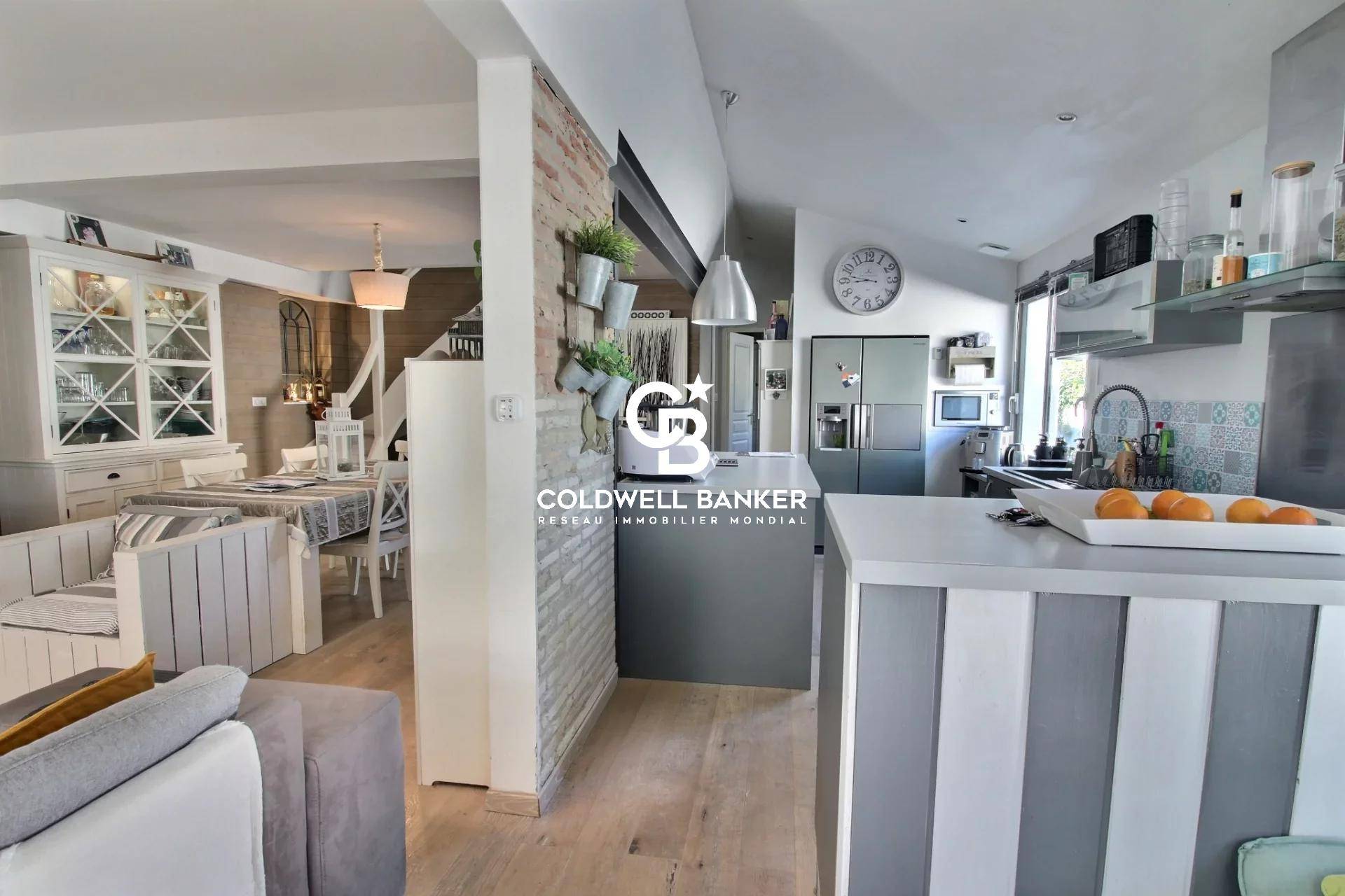 Maison à vendre à La Teste-de-Buch – contemporaine avec jardin et terrasses