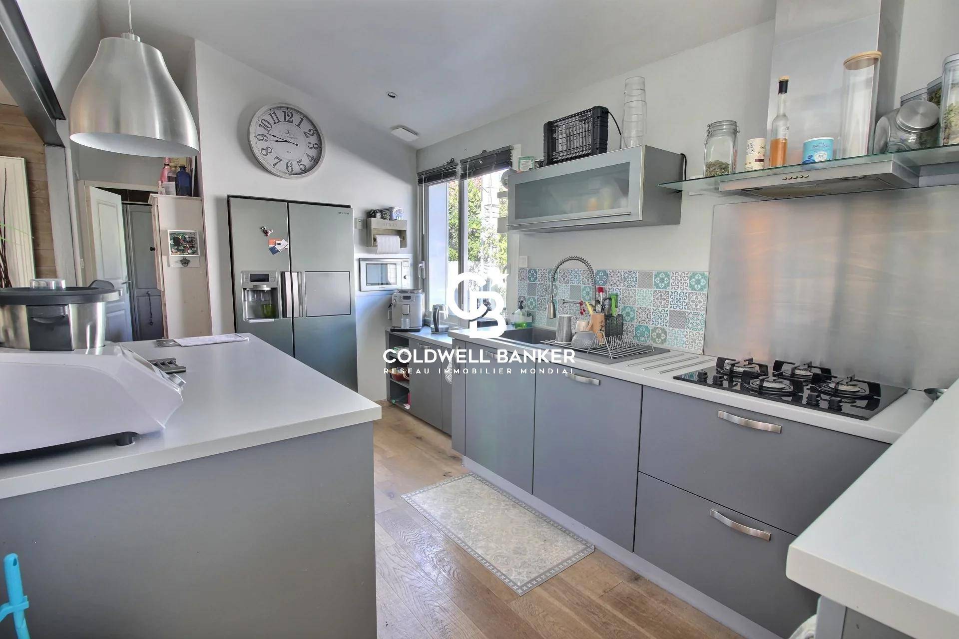 Maison à vendre à La Teste-de-Buch – contemporaine avec jardin et terrasses