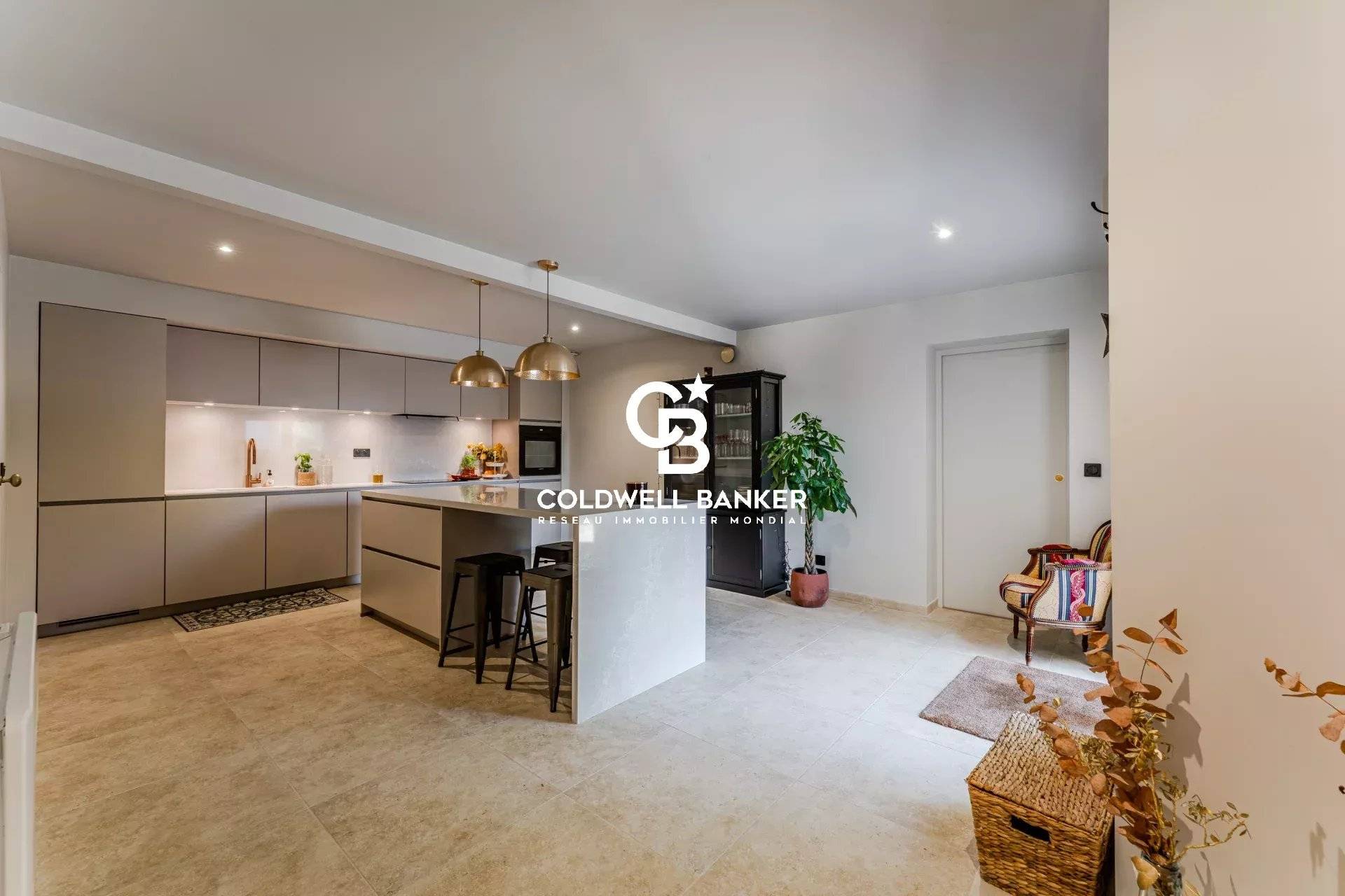 Maison à vendre Le Bouscat – pierre XIXe, 5 chambres, piscine, proche tram D