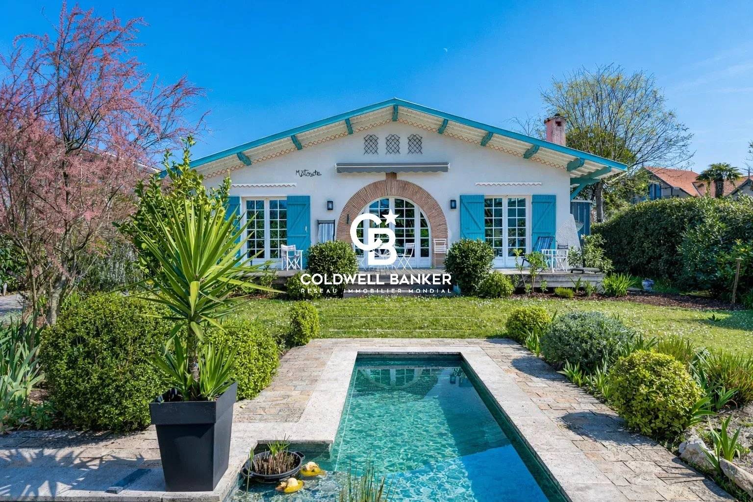 Maison à vendre Arcachon - villa néo-basque rénovée 5 chambres terrain 1230 m² ville d’hiver