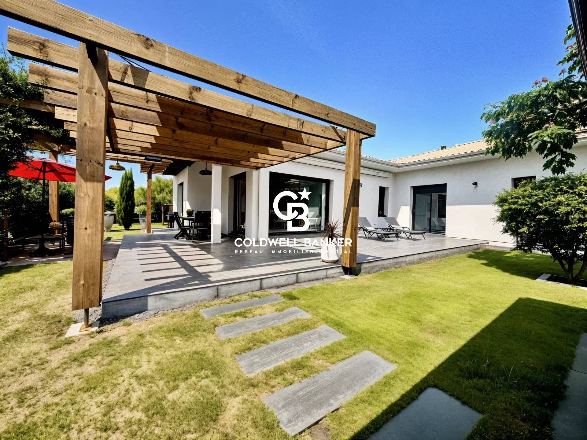 Maison à vendre à Andernos-les-Bains – maison  contemporaine de 2020, prestations haut de gamme, terrasses, suite parentale