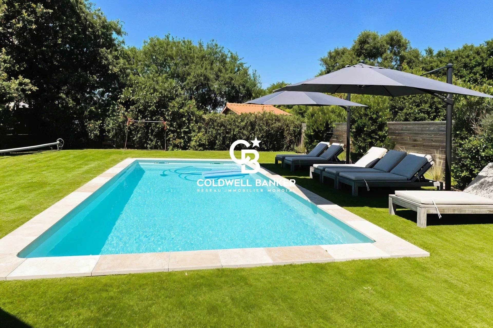 Maison à vendre Lège Bourg - plain-pied, rénovée, 4 chambres, piscine