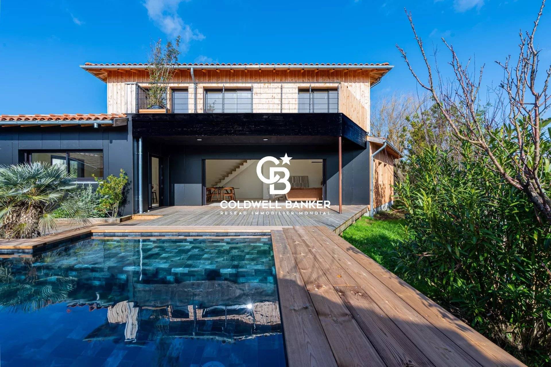 Maison à vendre La Teste-de-Buch hyper-centre - villa neuve 4 suites avec piscine