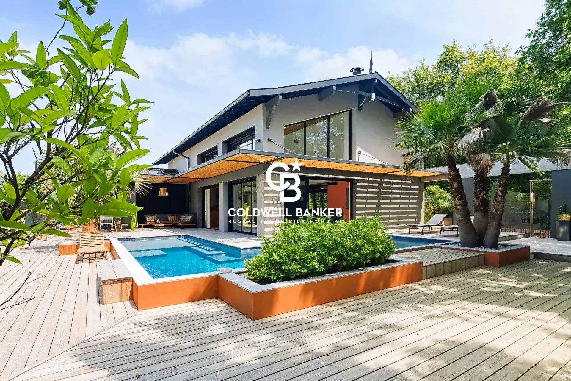 Maison à vendre à Lège-Cap-Ferret – villa d’architecte, plus de 200 m², piscine, dépendance, calme absolu