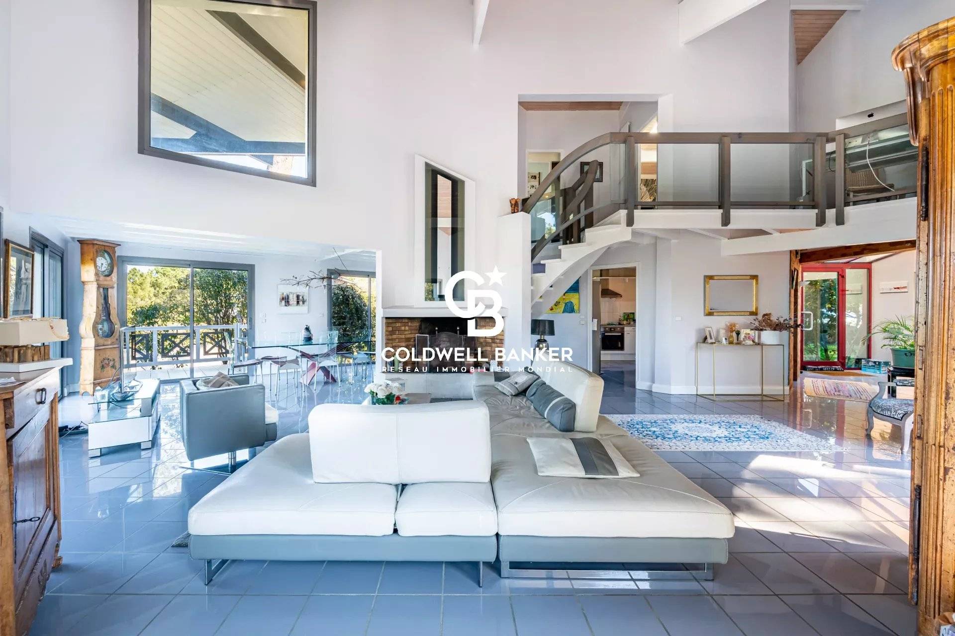 Maison à vendre Arcachon Le Moulleau - villa d’architecte vue bassin 4 chambres piscine