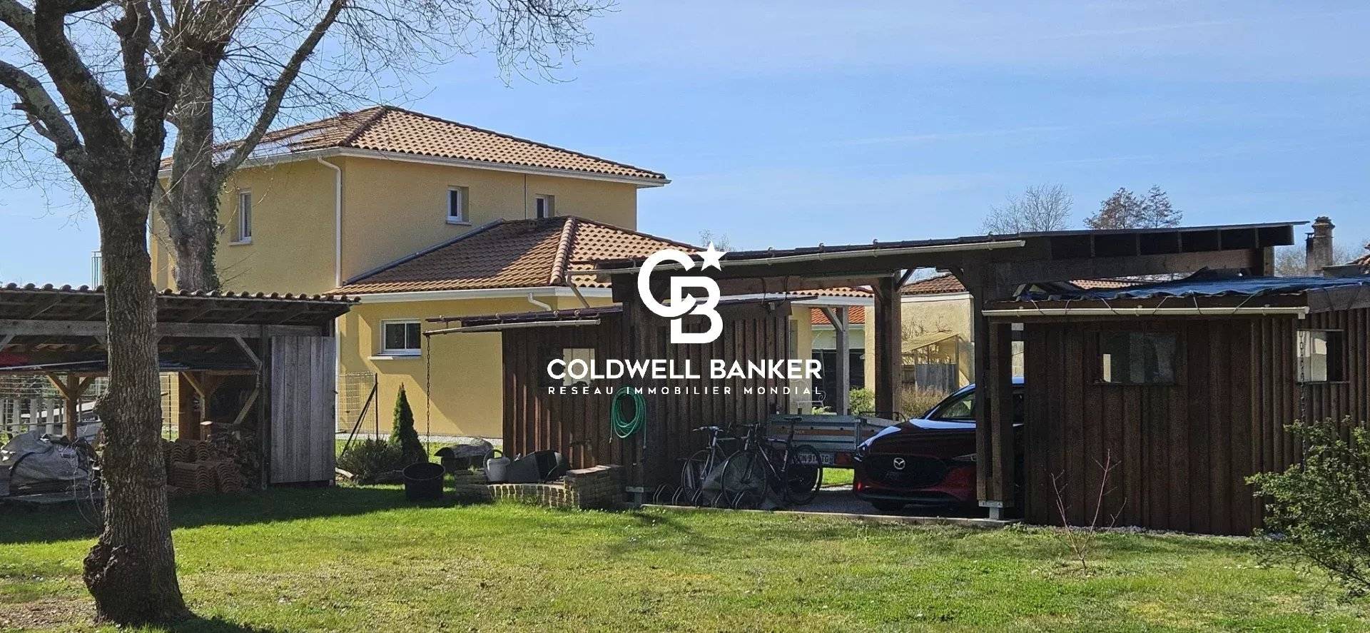 Maison à vendre à Biscarrosse – 170 m², 3 chambres dont suite en rez-de-jardin, terrain 2 000 m², panneaux photovoltaïques