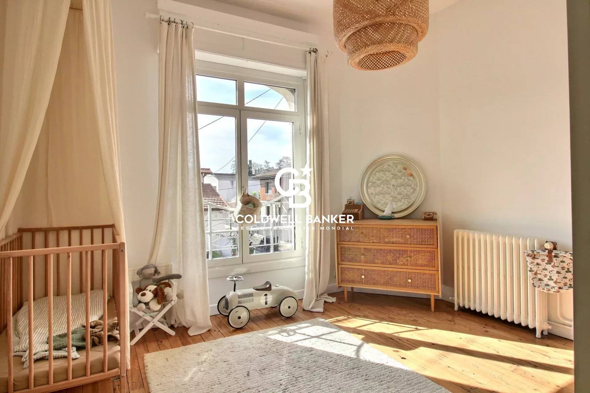 Maison à vendre Bordeaux Caudéran - rénovée grand jardin stationnements proche écoles