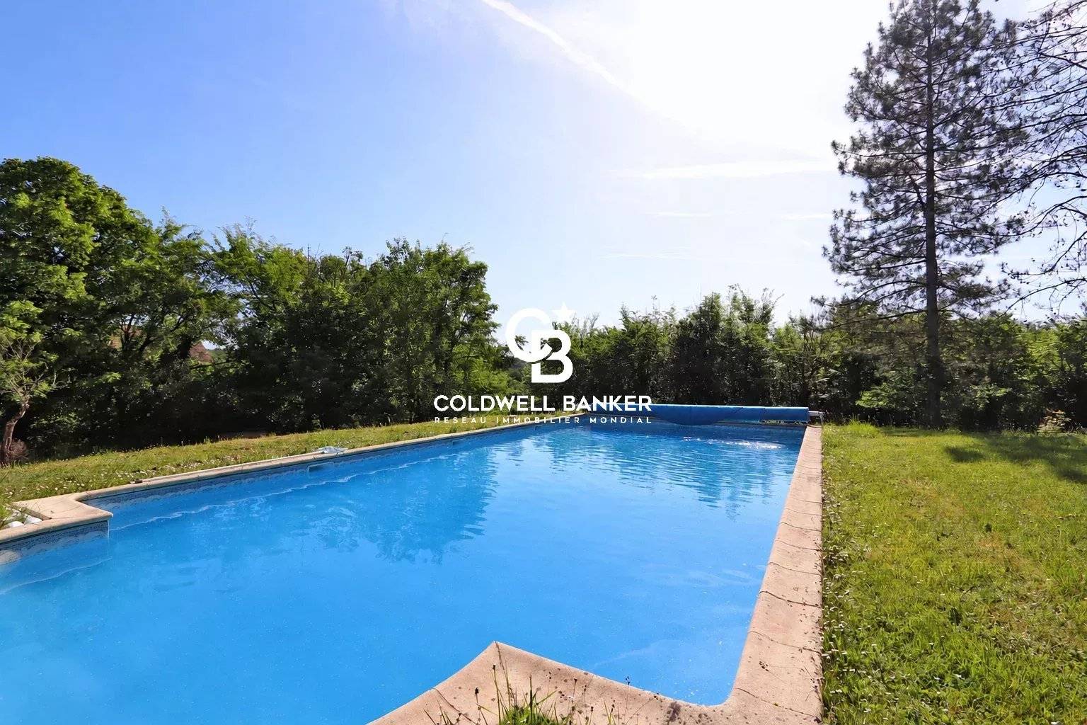 Propriété à vendre proche Bergerac - avec gîtes, piscine, terres