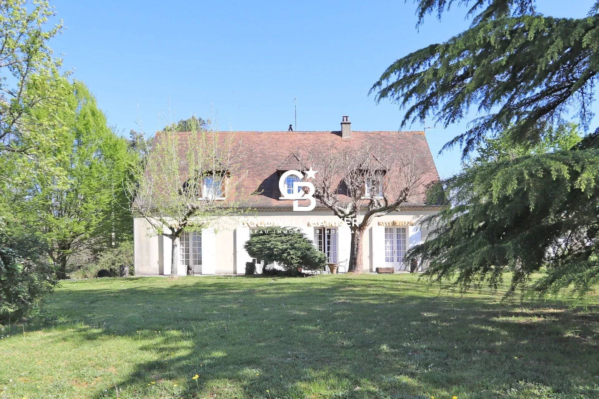 Maison à vendre Bergerac - maison périgourdine 5 chambres terrain 3 hectares source