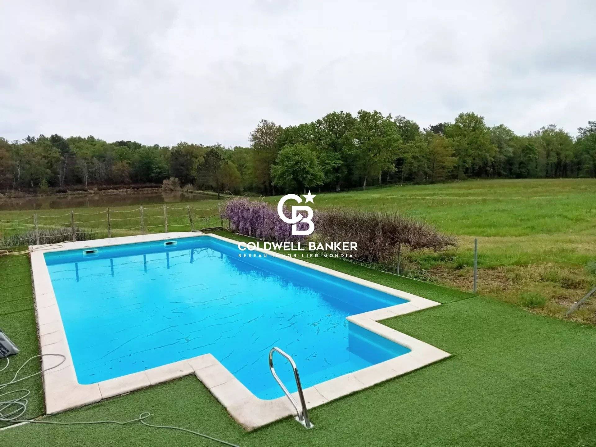 Maison à vendre Bergerac - propriété 29 hectares maisons dépendances lac verger