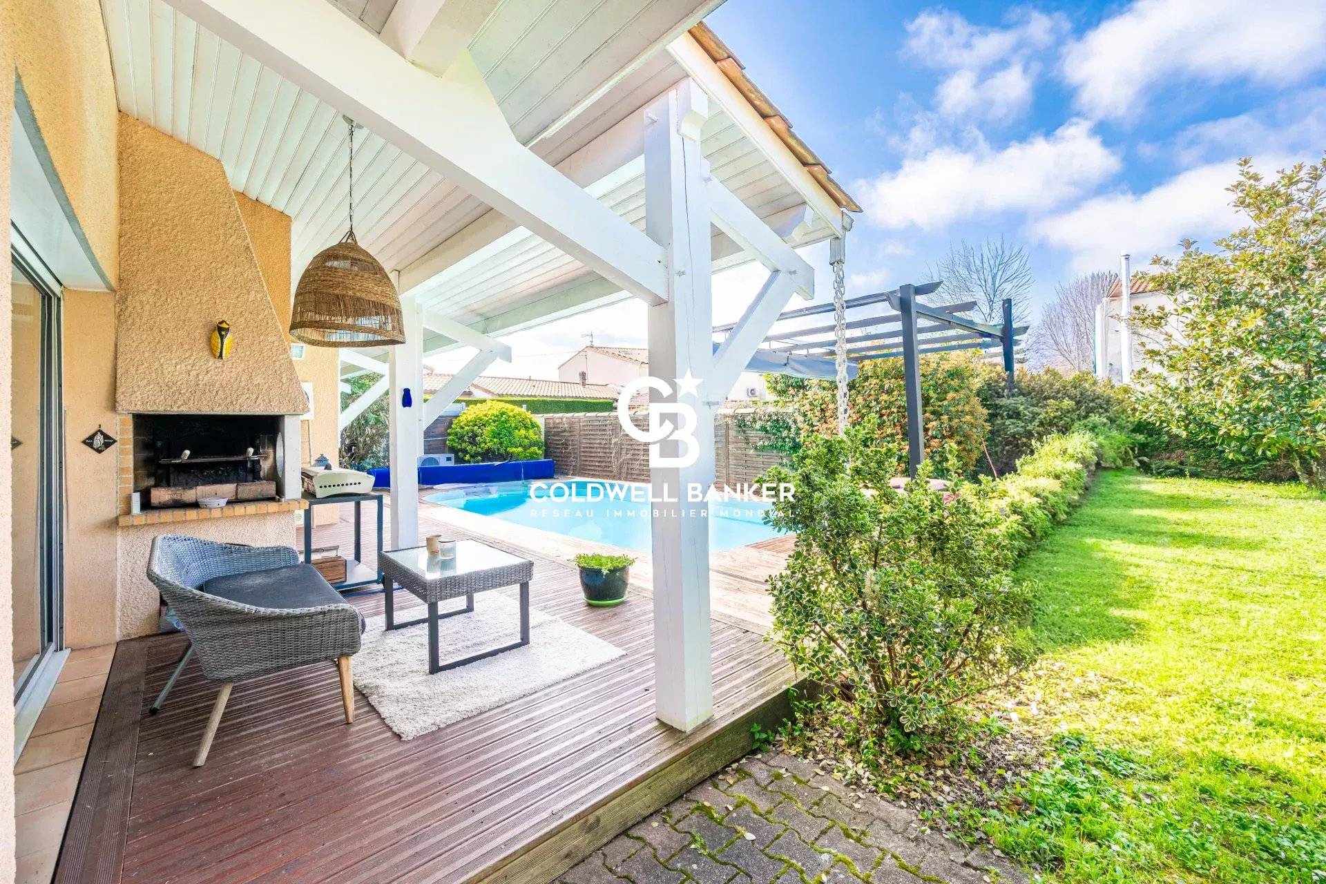 Maison à vendre Mérignac Arlac - maison familiale avec piscine, jardin arboré, 3 chambres, bureau