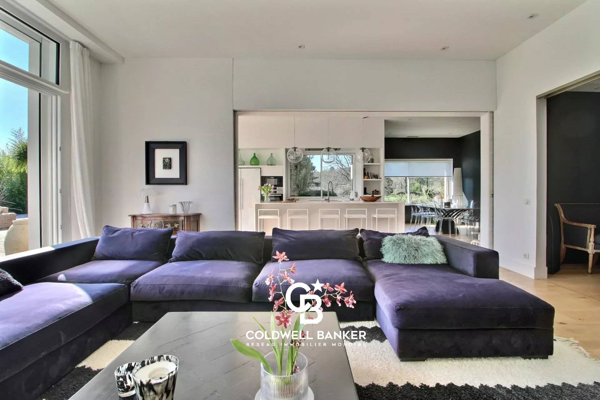 Maison à vendre Gradignan – villa contemporaine, piscine, jardin paysager, prestations haut de gamme