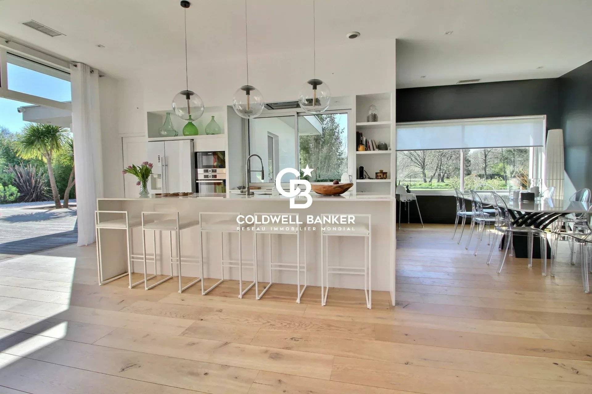 Maison à vendre Gradignan – villa contemporaine, piscine, jardin paysager, prestations haut de gamme