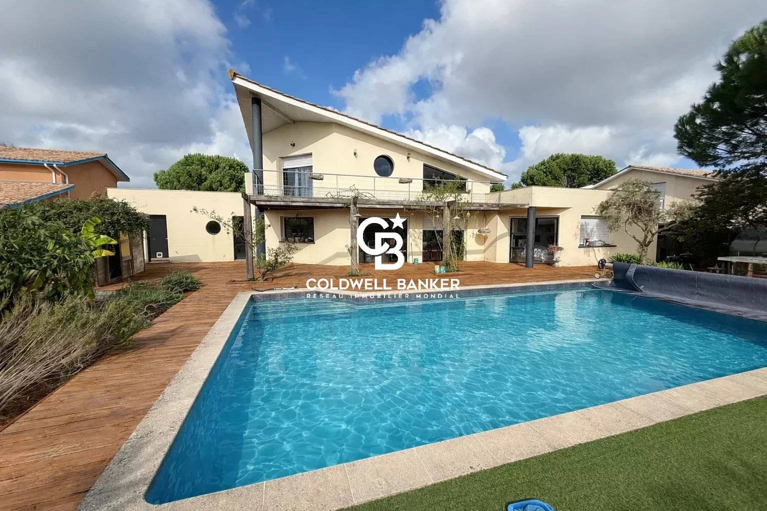 Maison à vendre Arès - villa d’architecte, 5 chambres, piscine, grand terrain