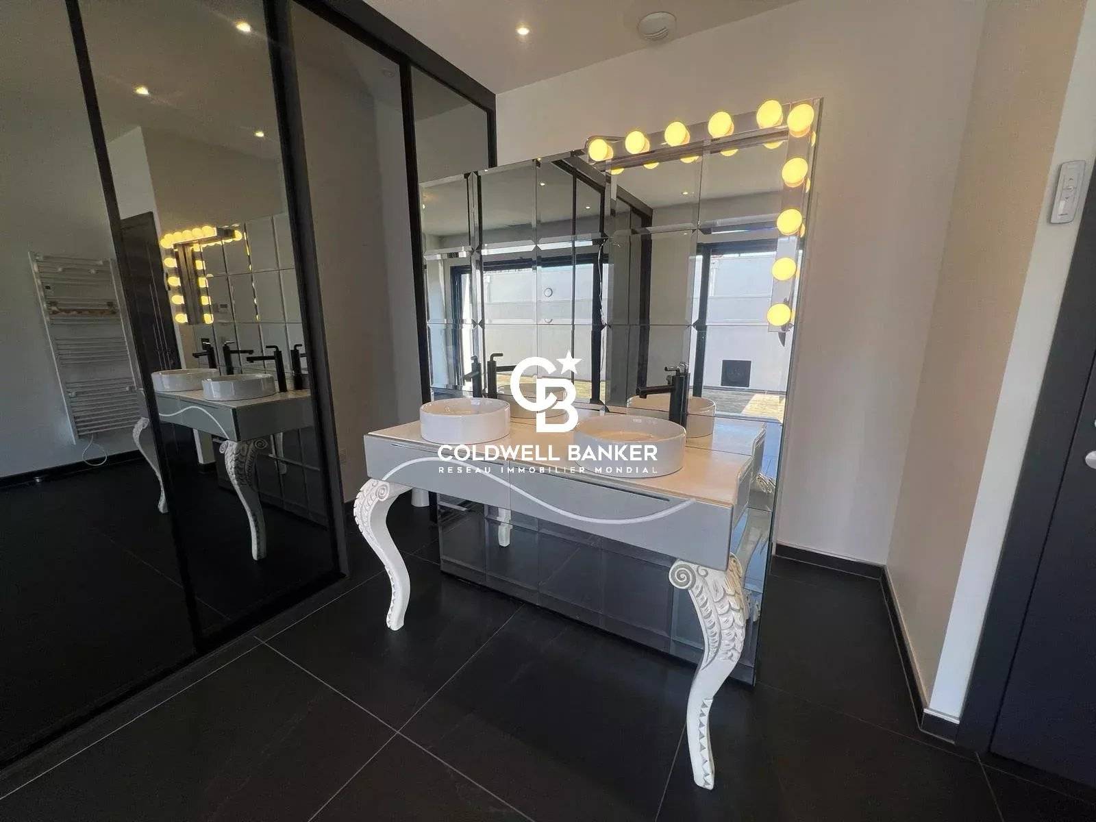 Maison à vendre Bègles - contemporaine plain-pied récente avec 2 suites et terrasses