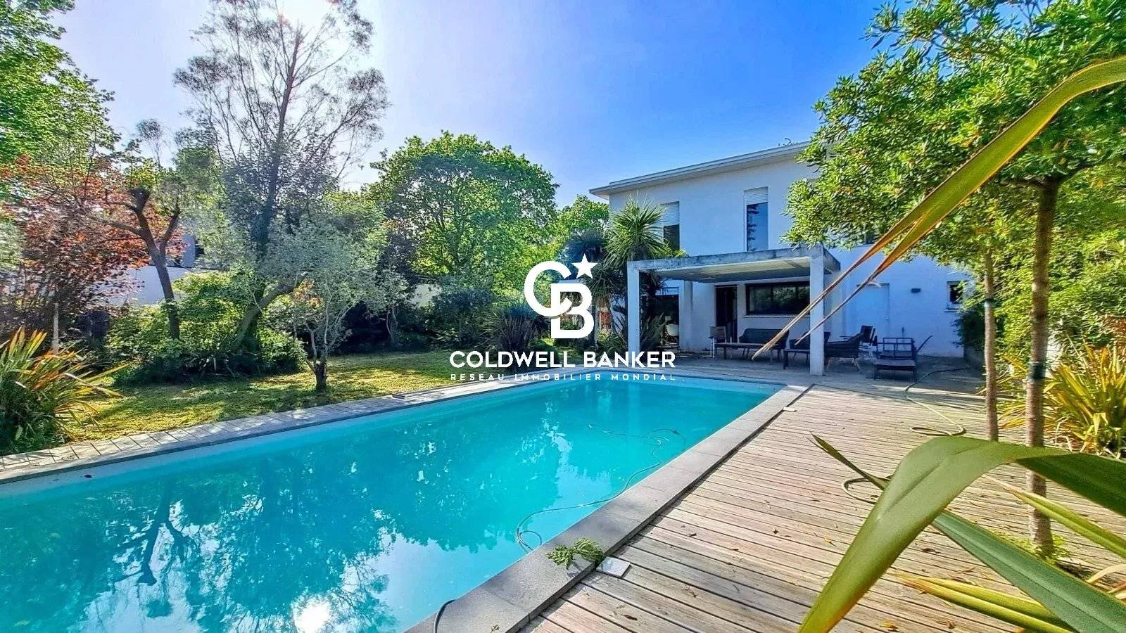 Maison à vendre Andernos-les-Bains - villa contemporaine, toit terrasse, piscine chauffée