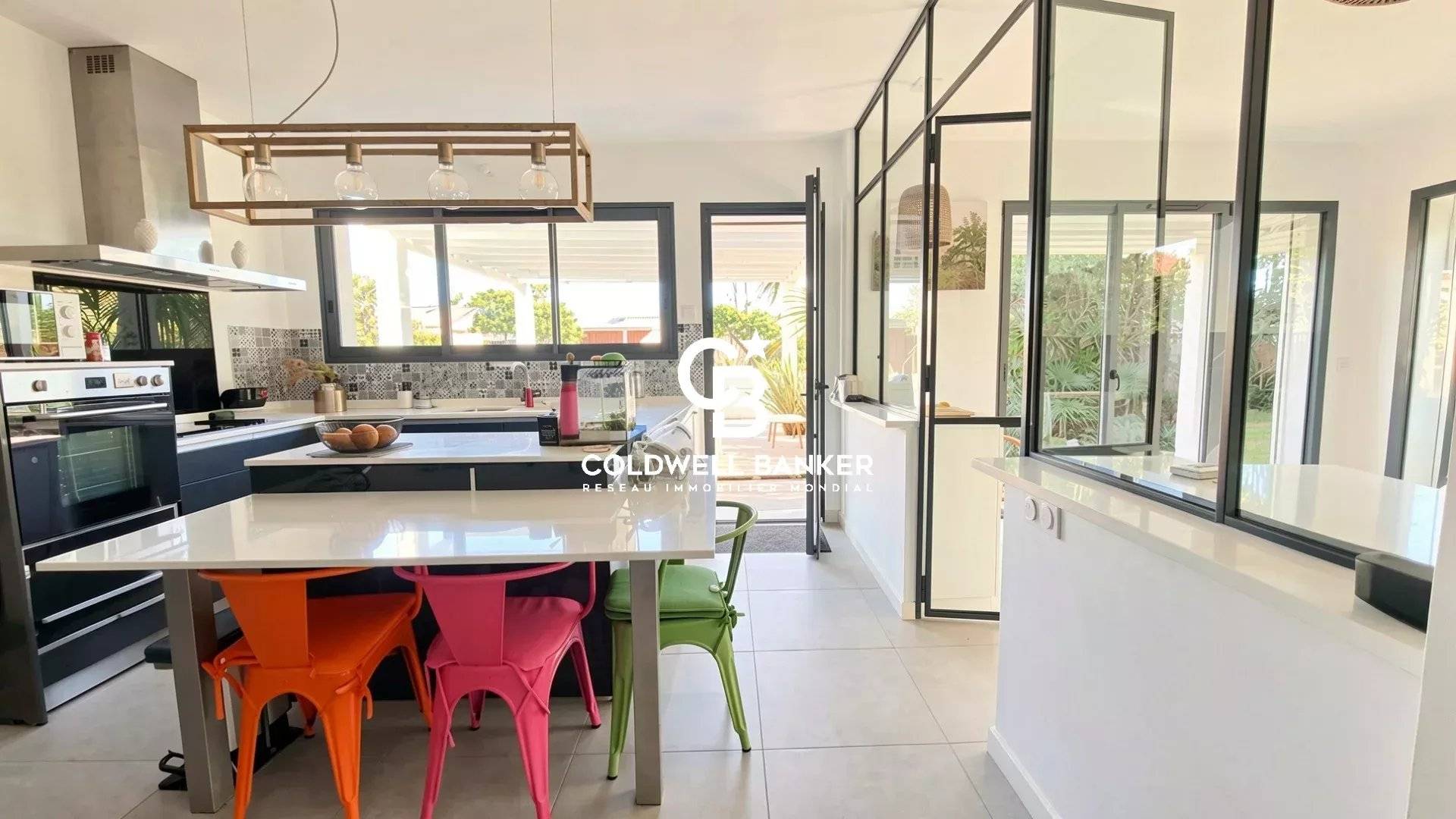 Maison à vendre Andernos-les-Bains - villa contemporaine, toit terrasse, piscine chauffée