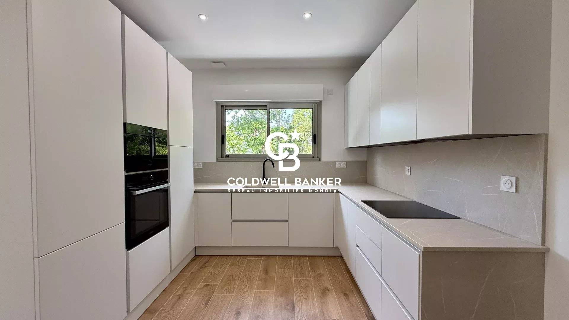 Maison à vendre Arcachon Pereire - villa rénovée 5 chambres avec piscine, proche plage