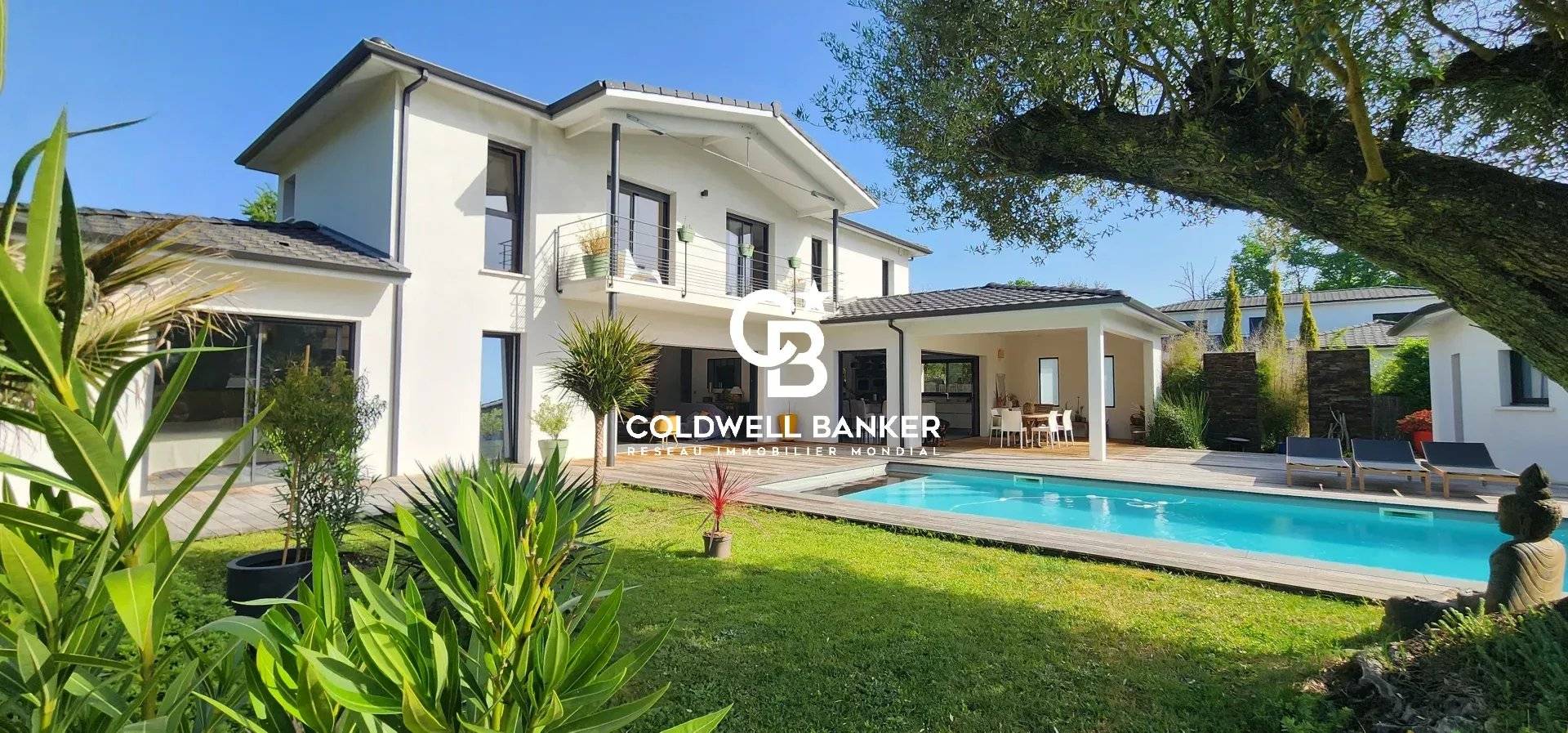 Maison à vendre Gradignan - villa contemporaine 4 chambres, avec piscine et grand terrain