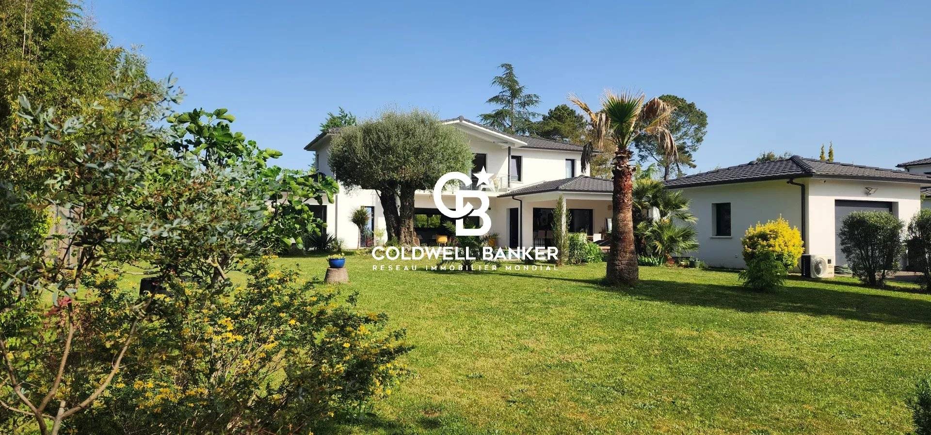 Maison à vendre Gradignan - villa contemporaine 4 chambres, avec piscine et grand terrain