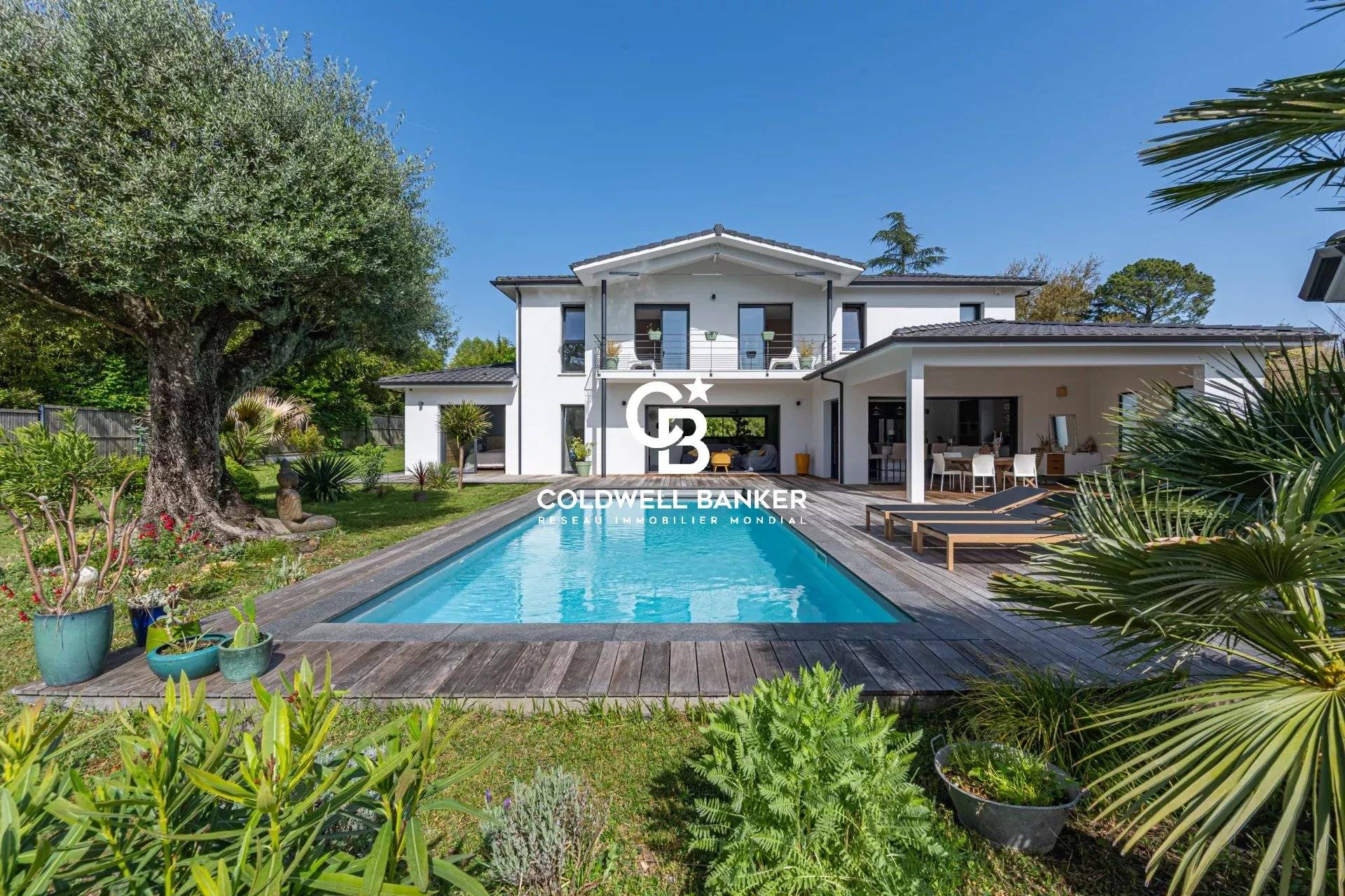 Maison à vendre Gradignan - villa contemporaine 4 chambres, avec piscine et grand terrain