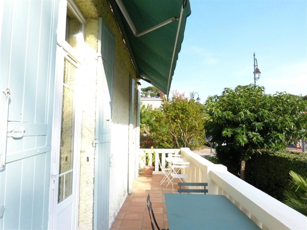 cherche villa art déco sur le bassin