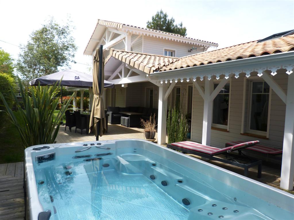 Belle prestation maison en vente avec dépendance La hume